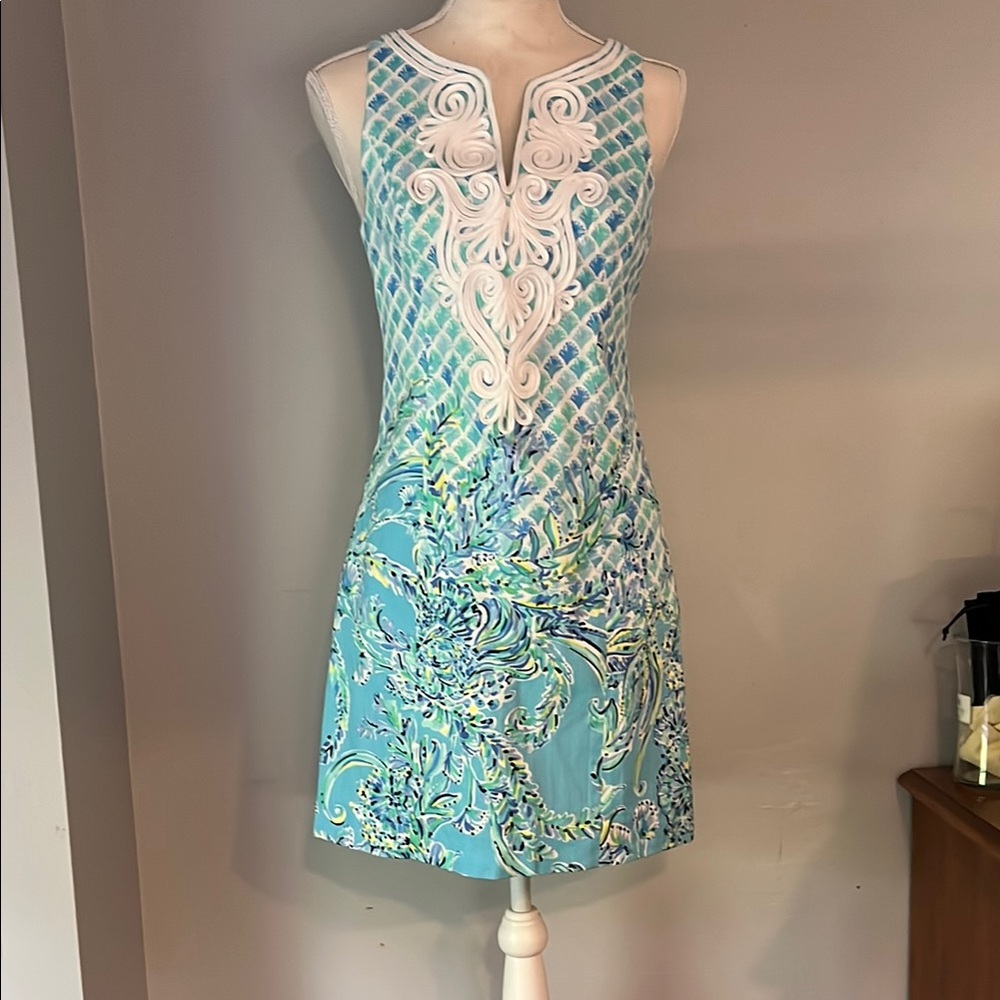 Elegant Blue and White Sleeveless Dress